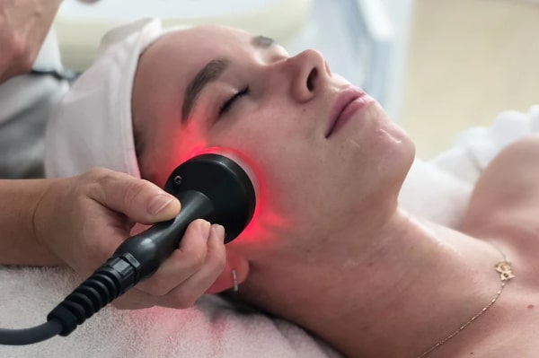 What is Radio Frequency (RF) Skin Tightening? Benefits and Risks