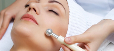 Galvanic current for a renewed face - Material Estetica Blog