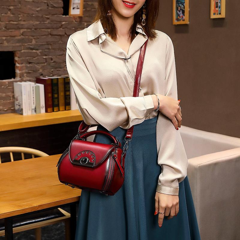 Leather Vintage Leather one shoulder portable diagonal span bag rivet saddle bag mySite