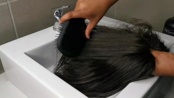 detangle wig before washing