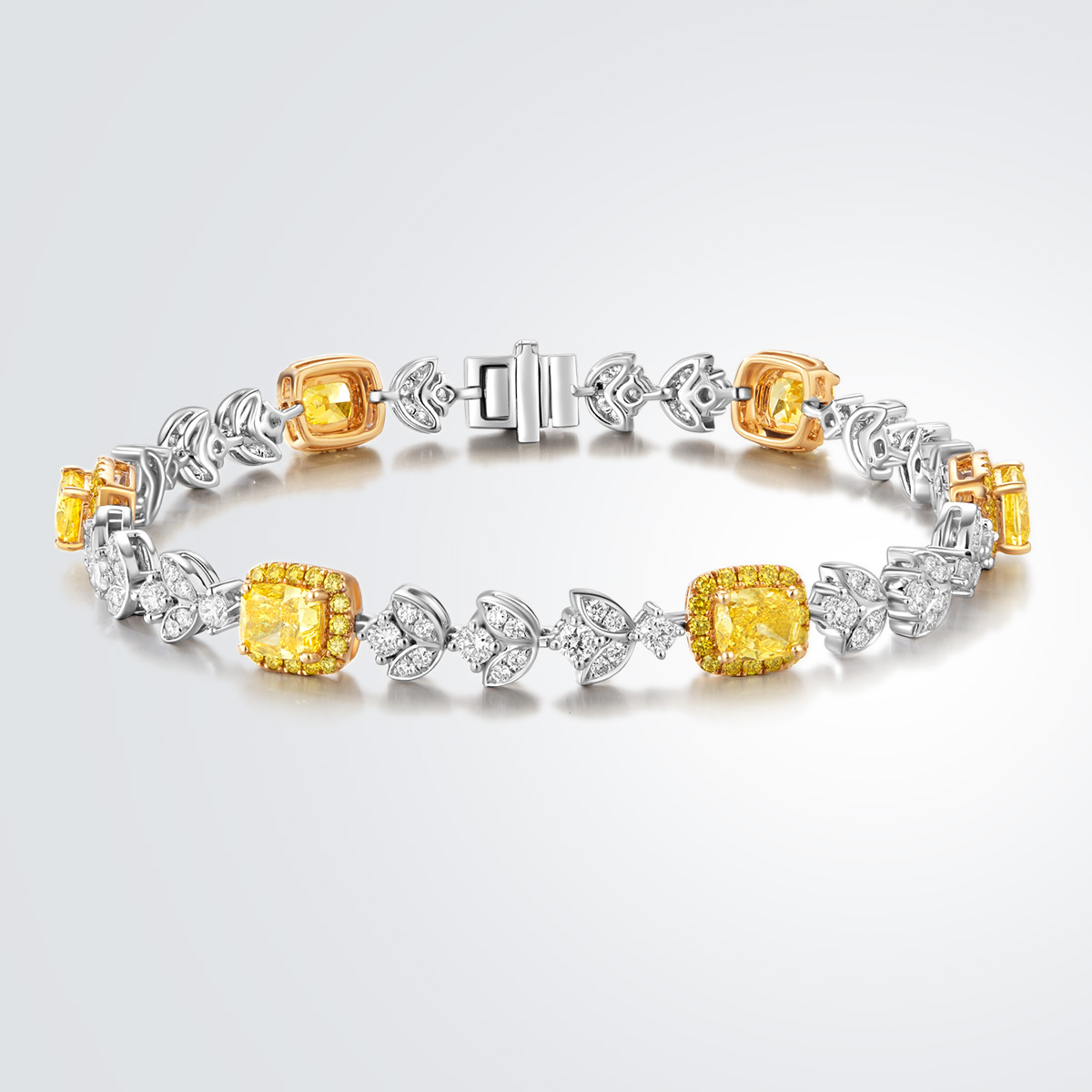 How Fashion Trends Shape Diamond Jewelry Design