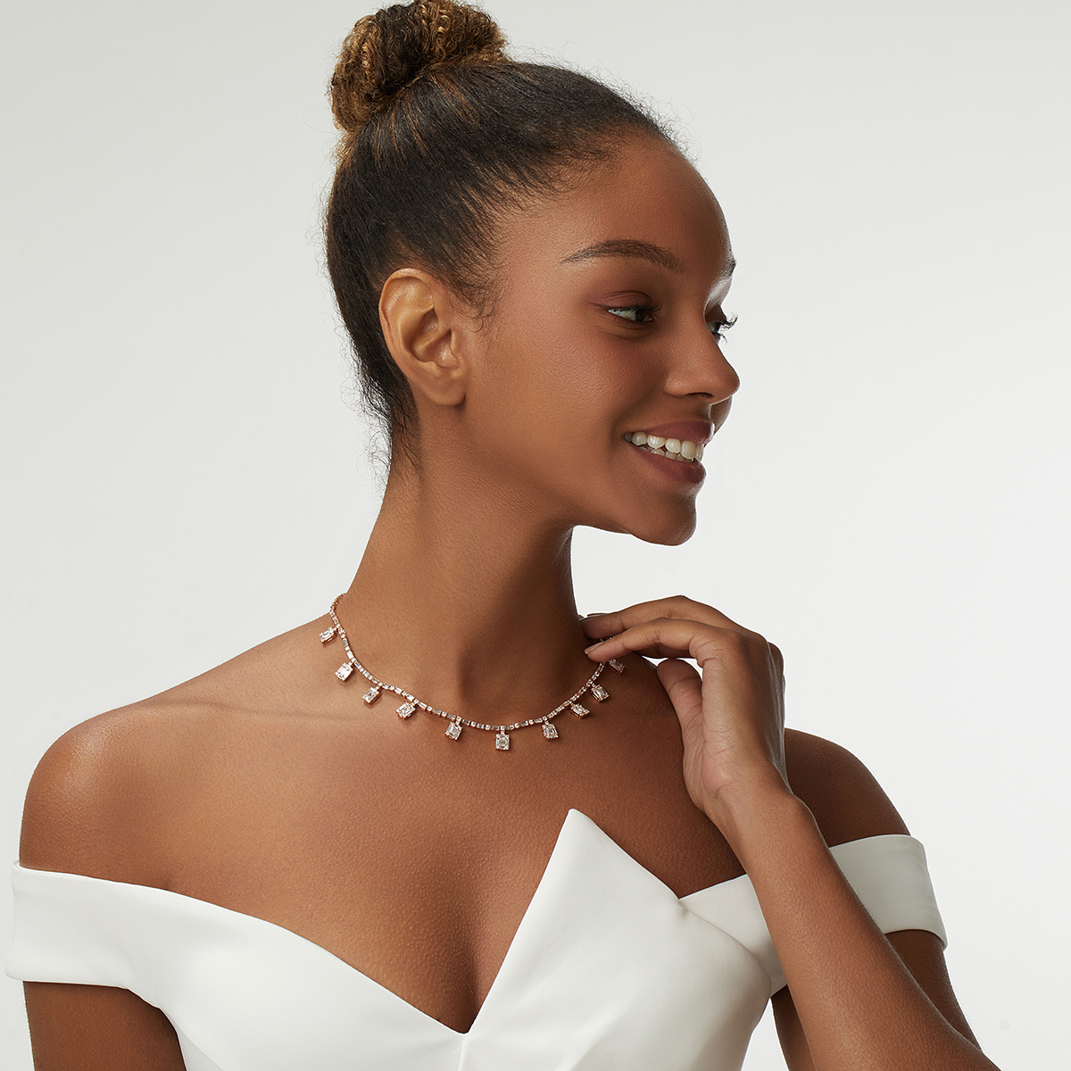 5 Simple Ways to Achieve Minimalist Magic with Diamond Jewelry