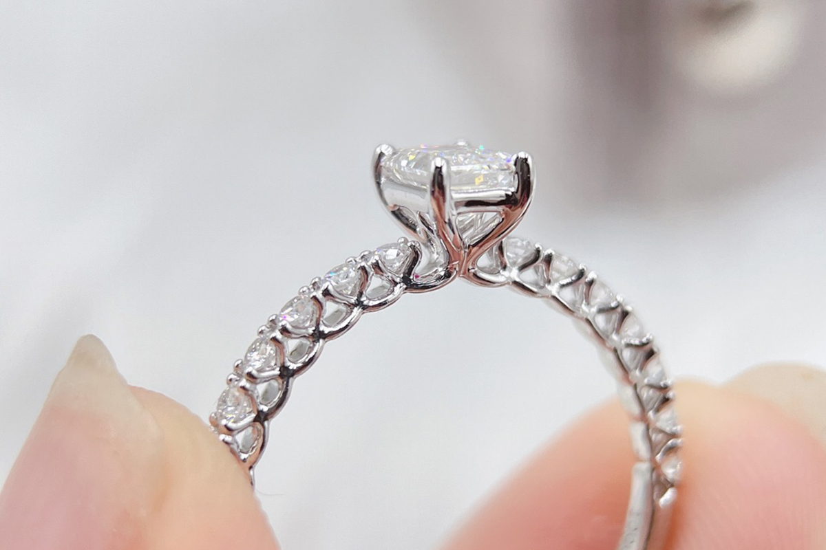 Floating Diamonds