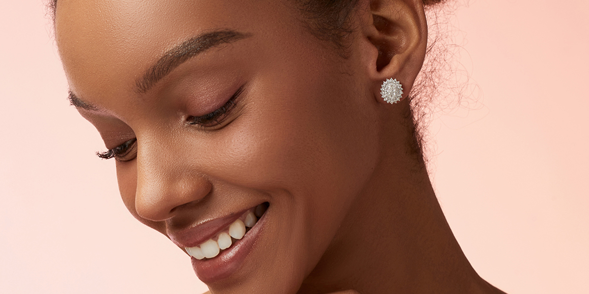 Unveiling the Top Travel-Friendly Diamond Jewelry Picks