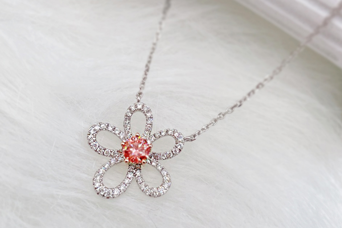 Best Diamond Shape for Pendant: Round vs. Princess Cut