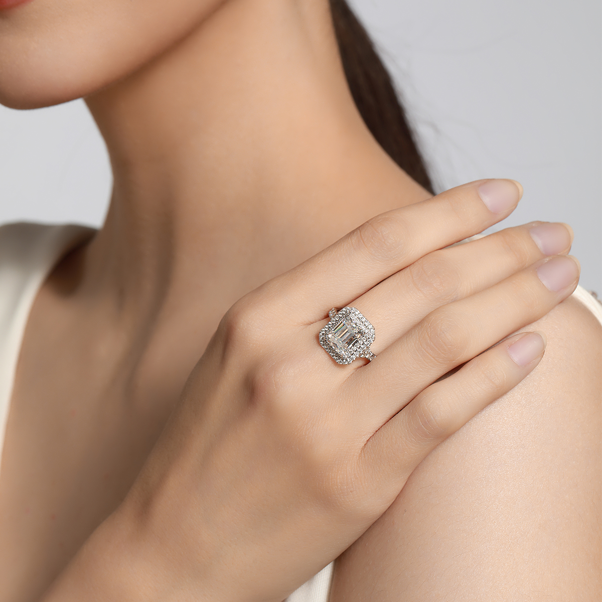 6 Ways to Upgrade Your Engagement Ring for a Dazzling Look