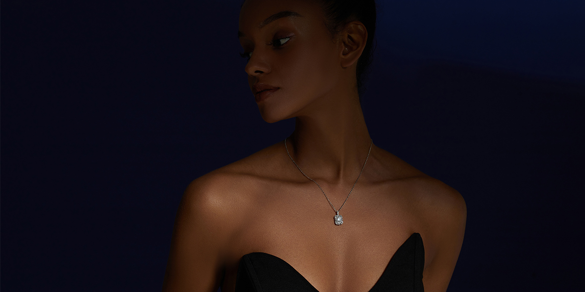 How to Choose the Perfect Diamond Necklace for a Gift
