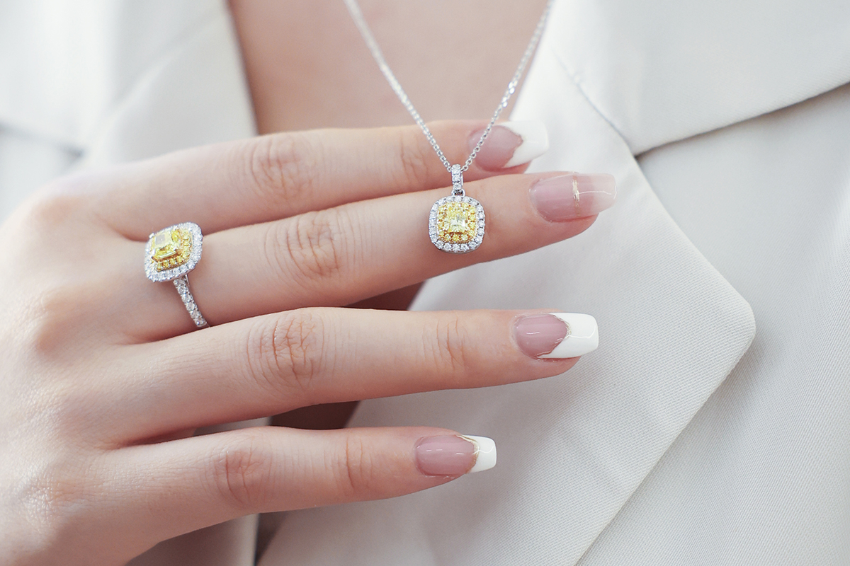 Are Diamond Necklaces the Ultimate Symbol of Elegance for Women?