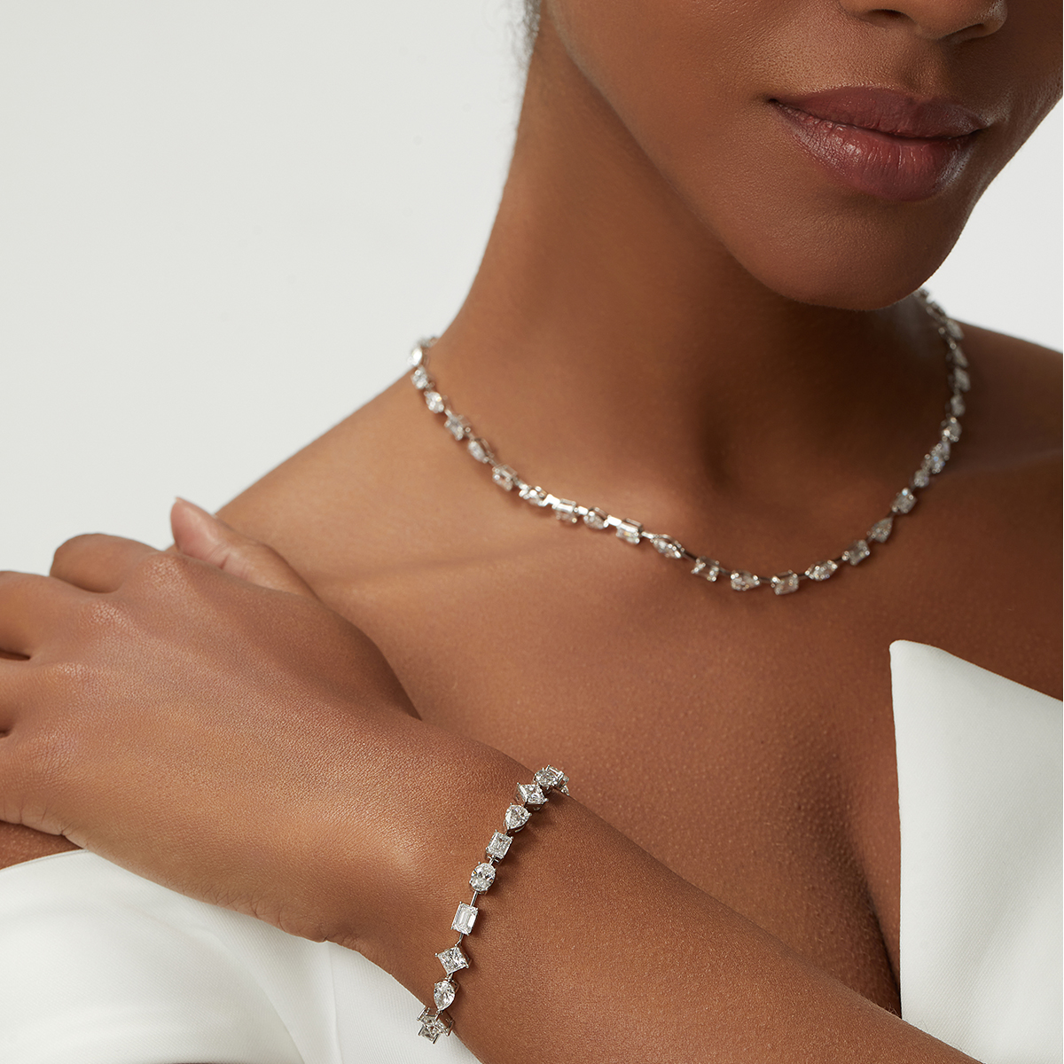 Senior Women: Sophisticated and Comfortable Diamond Pieces