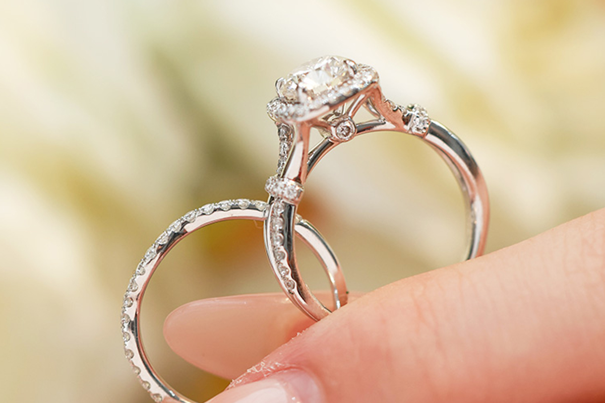Creating Timeless Elegance: Crafting Your Own Classic Diamond Jewelry Pieces