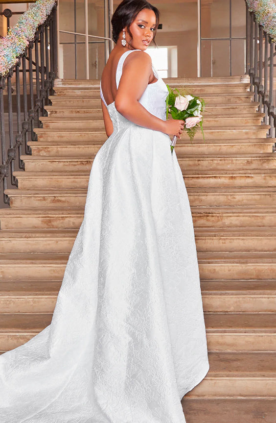 Sleeveless Textured Bridal Wedding Dress with Train in White