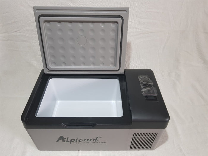 Inside view of Alpicool C15