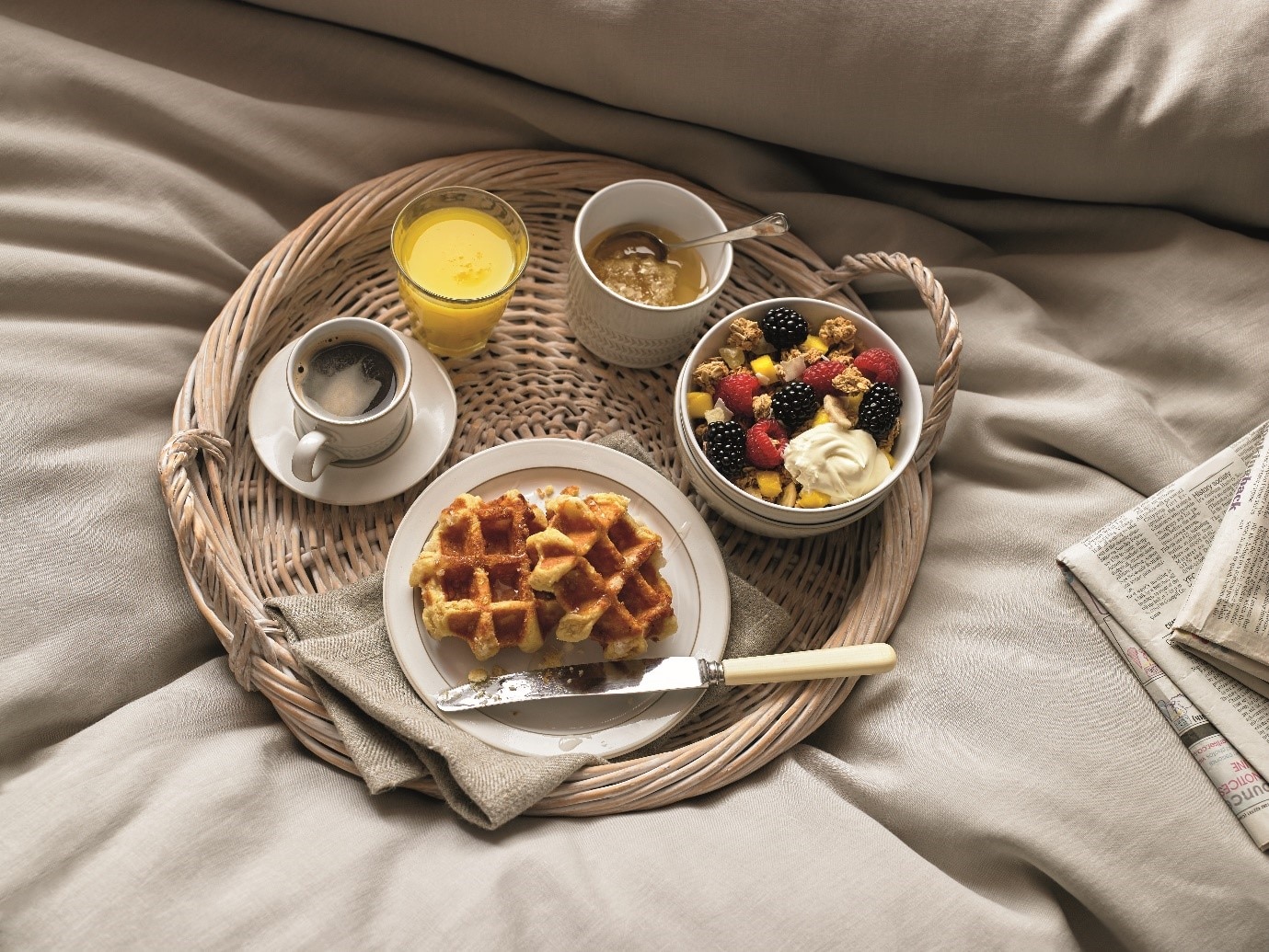 how to make a romantic breakfast in bed