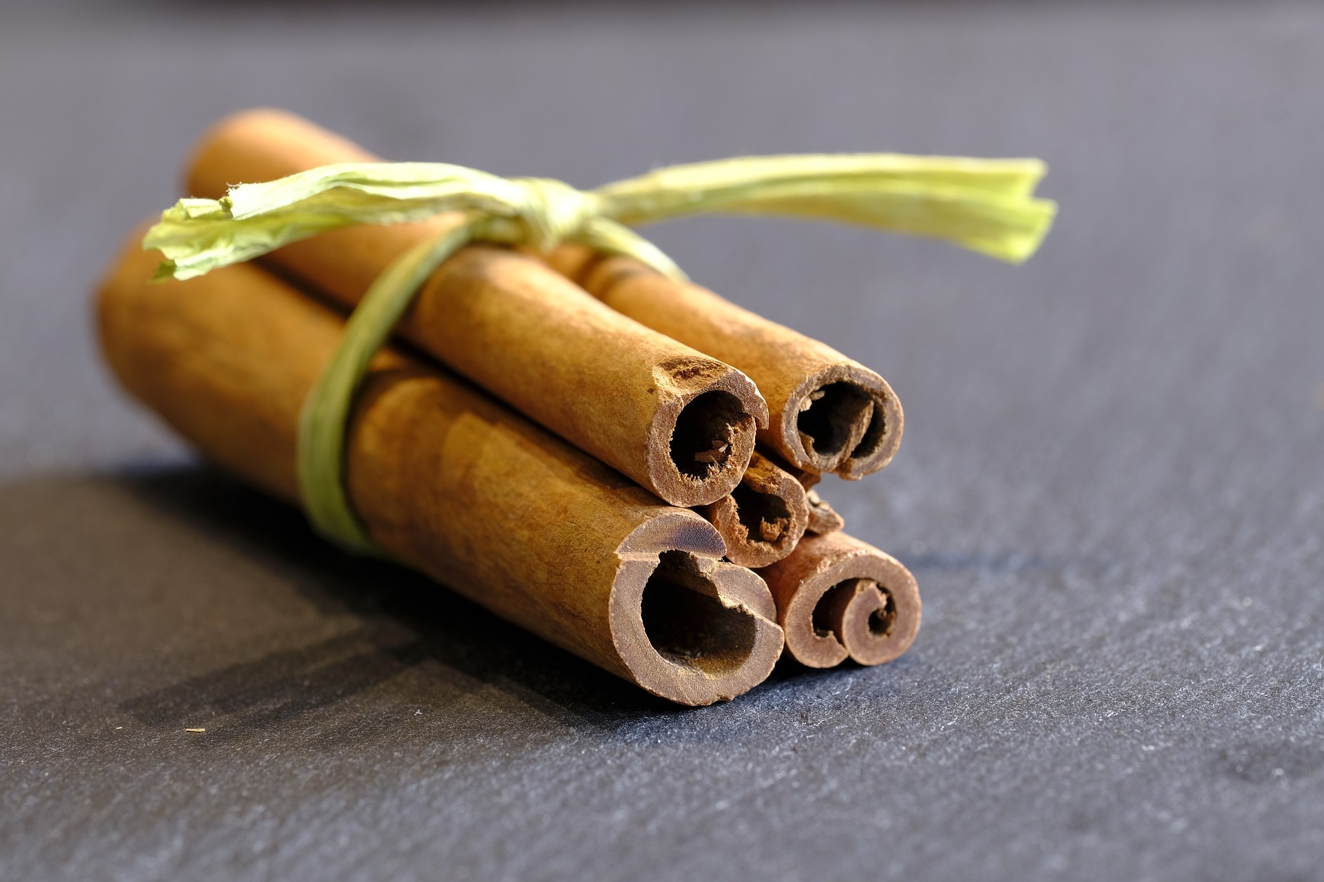 cinnamon sticks cinnamon sticks