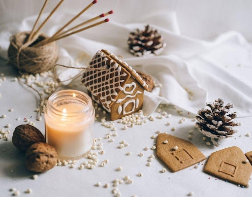 Gingerbread House Party Denby Pottery