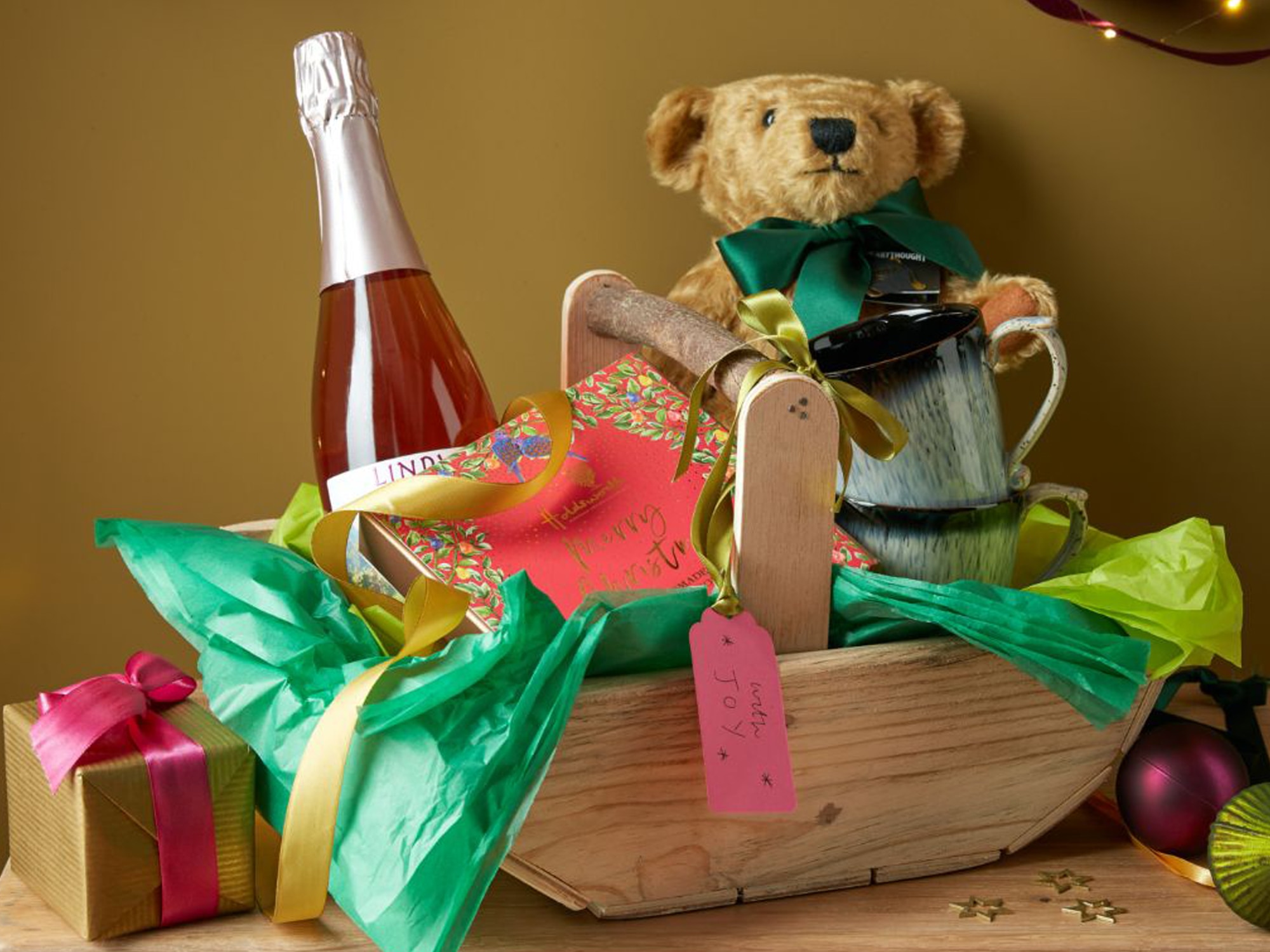 What to put in a hamper
