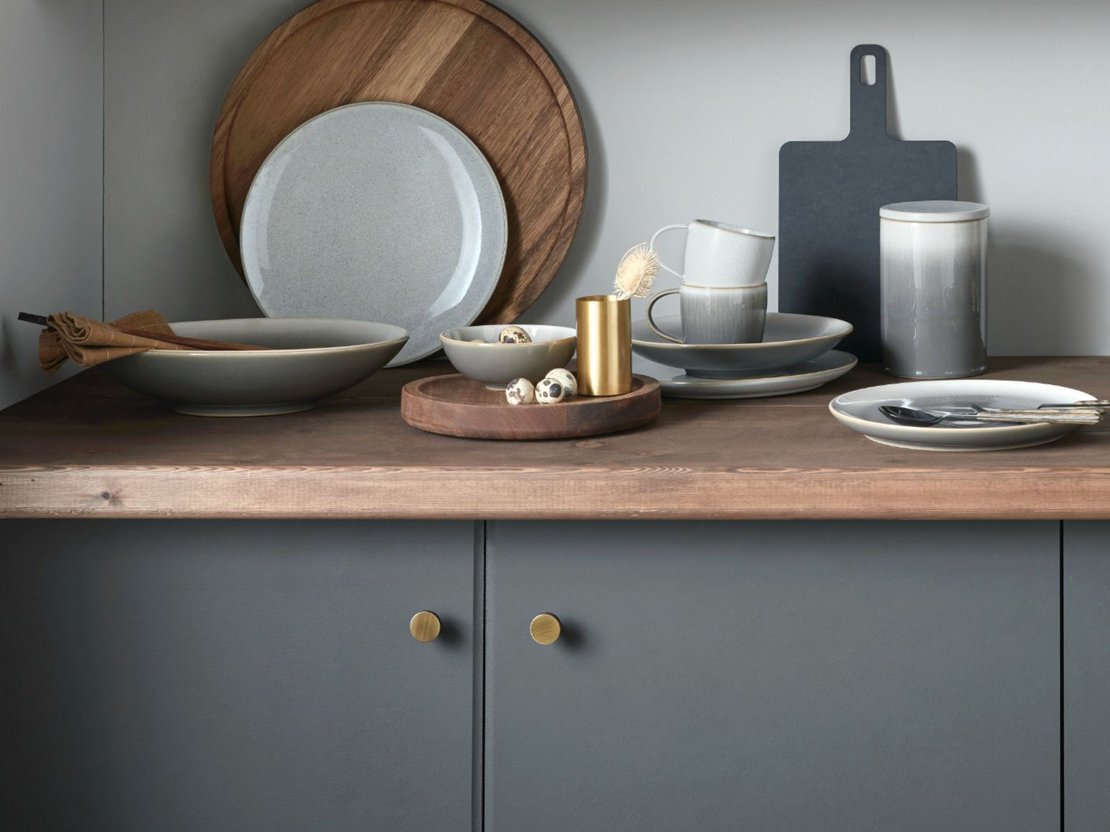 accent colours for grey kitchen units