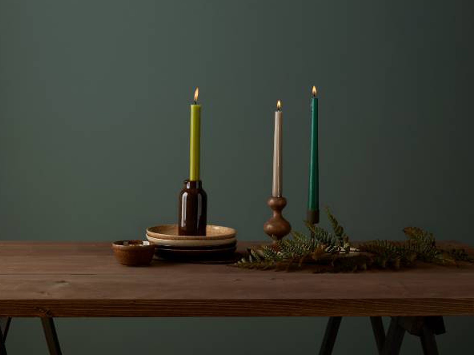 how to arrange candles on a table