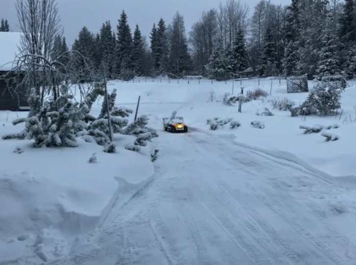 Yarbo Robot Snow Blower
