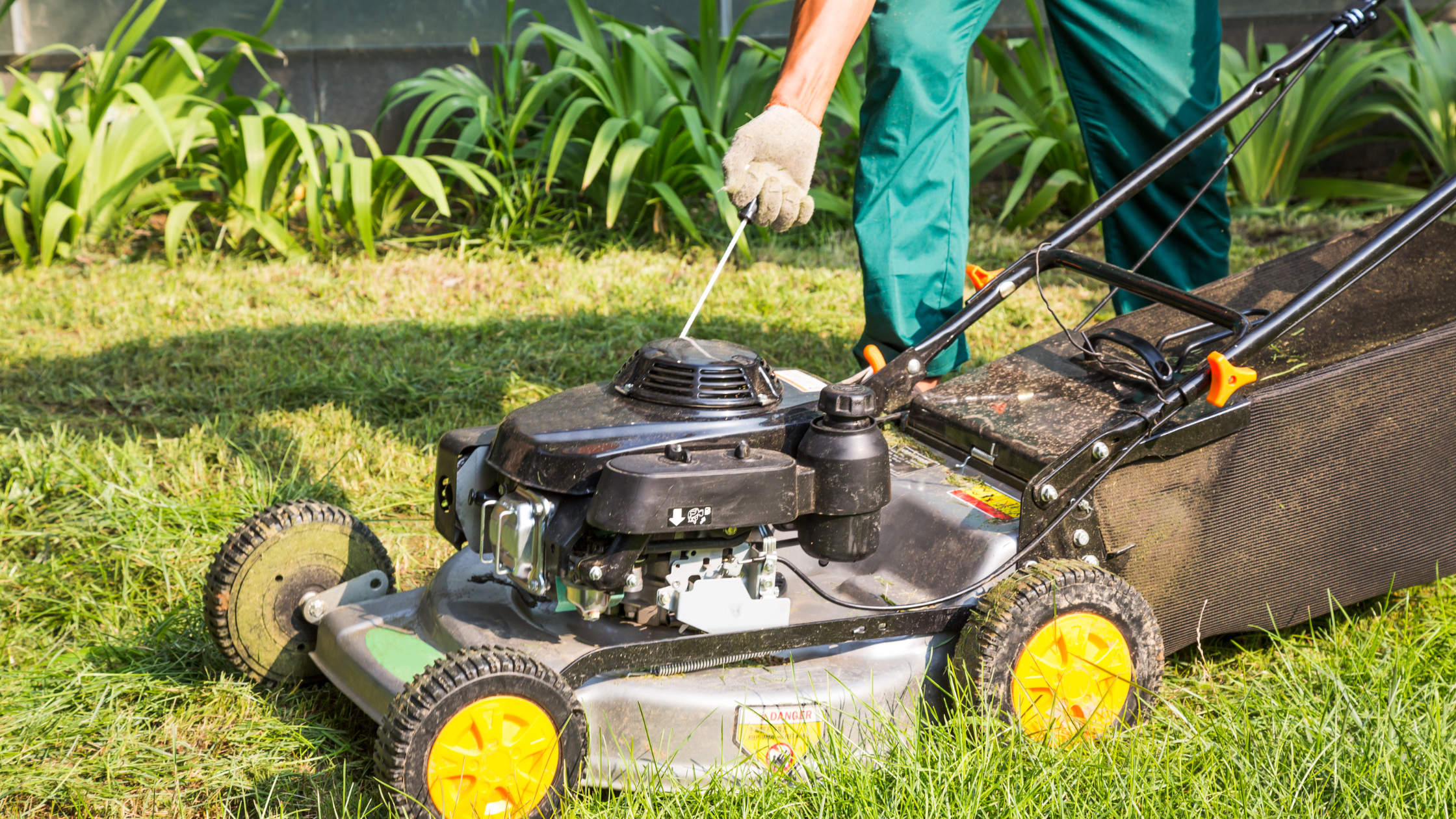Gass powered lawn mower