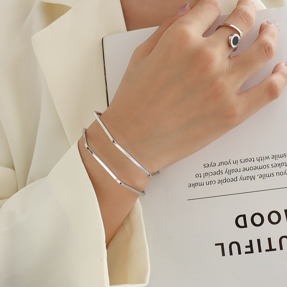 Double Layer Asymmetric Prominent Cuff Bracelet-指定款式3-M折活动