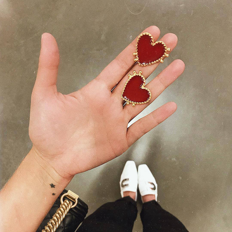2019 New Design Punk Gold Edge Red Acrylic Heart Stud Earrings For Wom