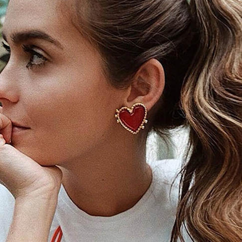 2019 New Design Punk Gold Edge Red Acrylic Heart Stud Earrings For Wom