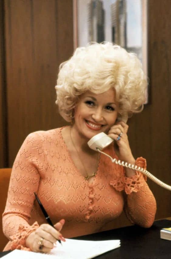 Dolly Parton Shows Her Real Face without the Wig